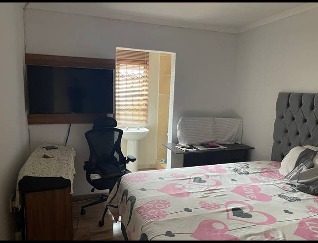 3 BEDROOM FREEHOLD FOR SALE IN SOSHANGUVE VV